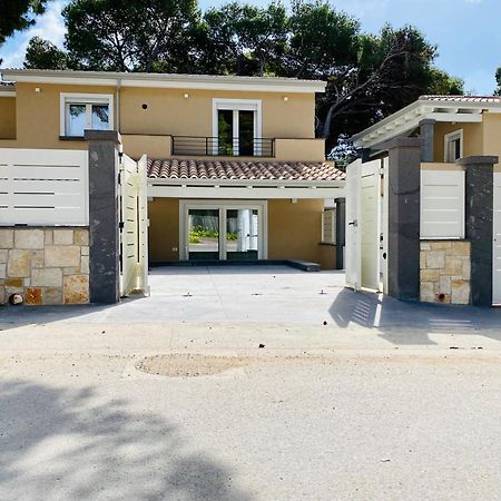 Nuova Residenza Dei 7 Pini A Pochi Passi Dal Mare Apartman Porto Pino Kültér fotó