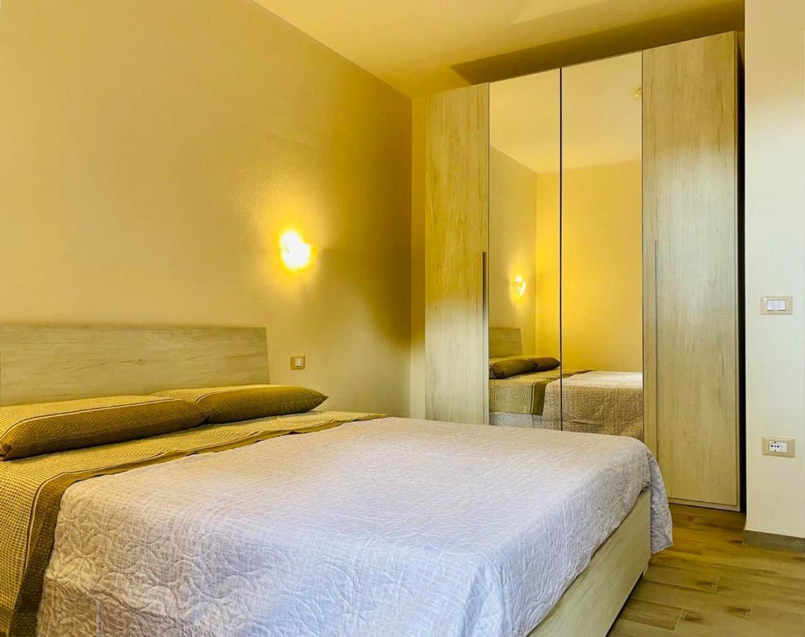 Nuova Residenza Dei 7 Pini A Pochi Passi Dal Mare Apartman Porto Pino Kültér fotó