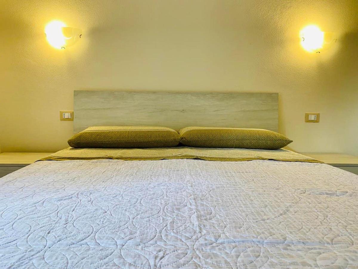 Nuova Residenza Dei 7 Pini A Pochi Passi Dal Mare Apartman Porto Pino Kültér fotó