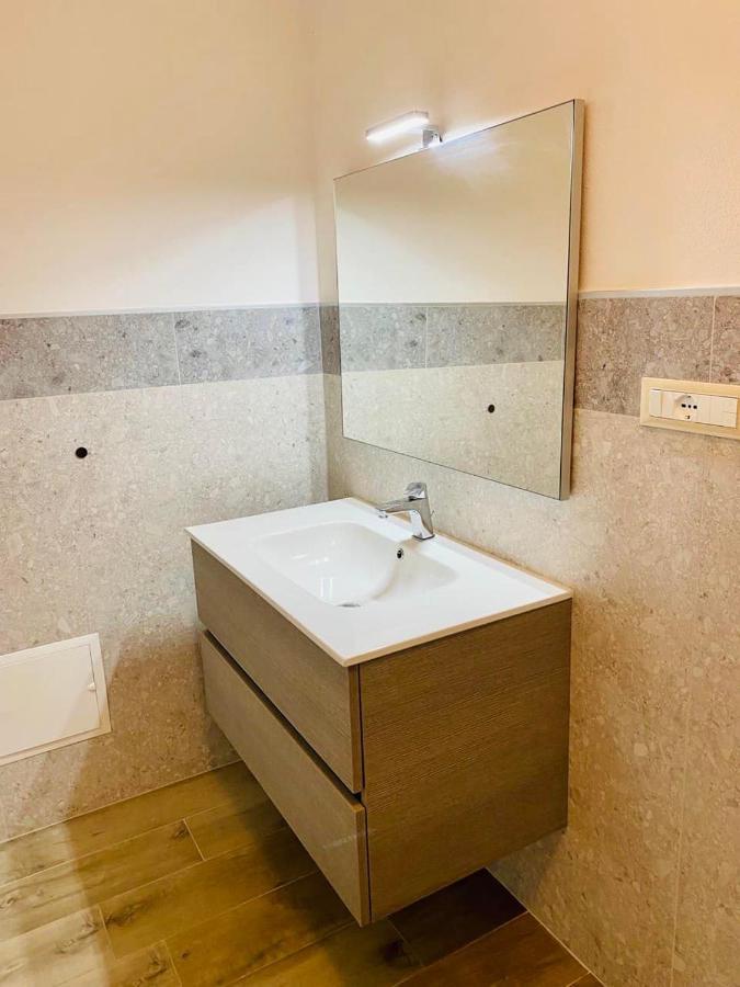 Nuova Residenza Dei 7 Pini A Pochi Passi Dal Mare Apartman Porto Pino Kültér fotó