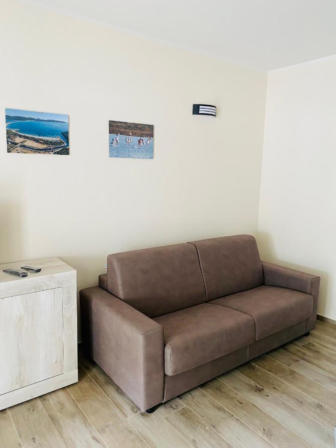 Nuova Residenza Dei 7 Pini A Pochi Passi Dal Mare Apartman Porto Pino Kültér fotó