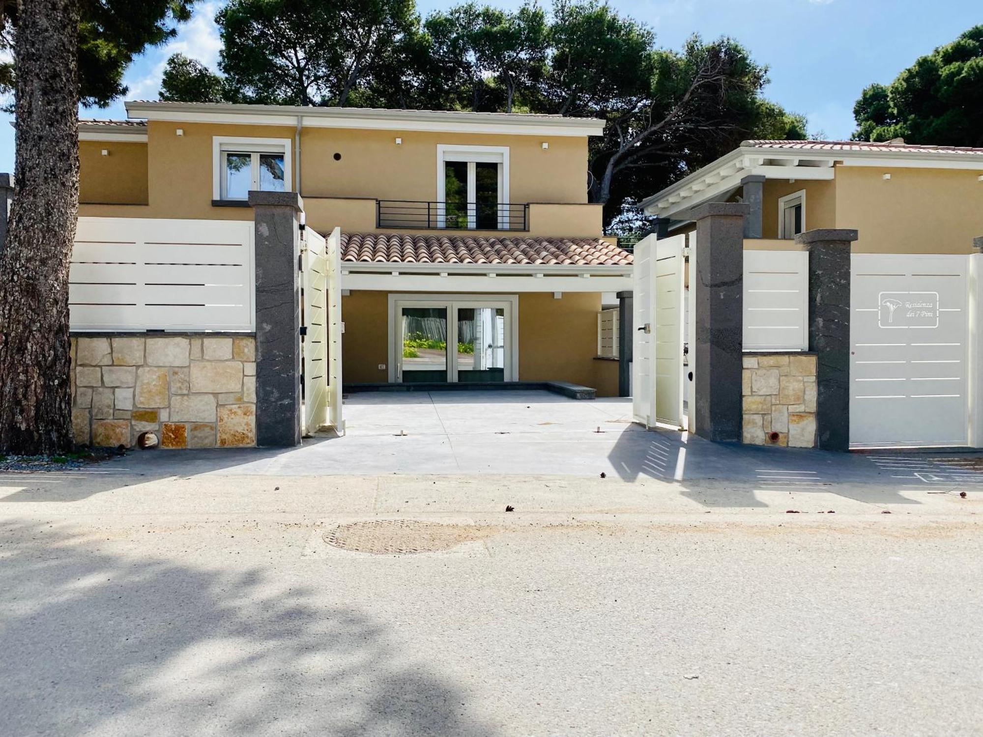 Nuova Residenza Dei 7 Pini A Pochi Passi Dal Mare Apartman Porto Pino Kültér fotó